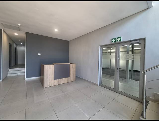 6,242M² WAREHOUSE TO LET IN HALFWAY HOUSE